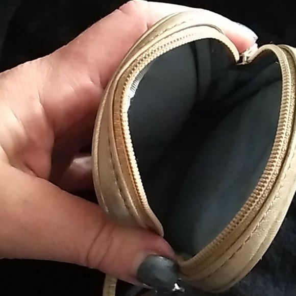 Coach gold case - Picture 3 of 6